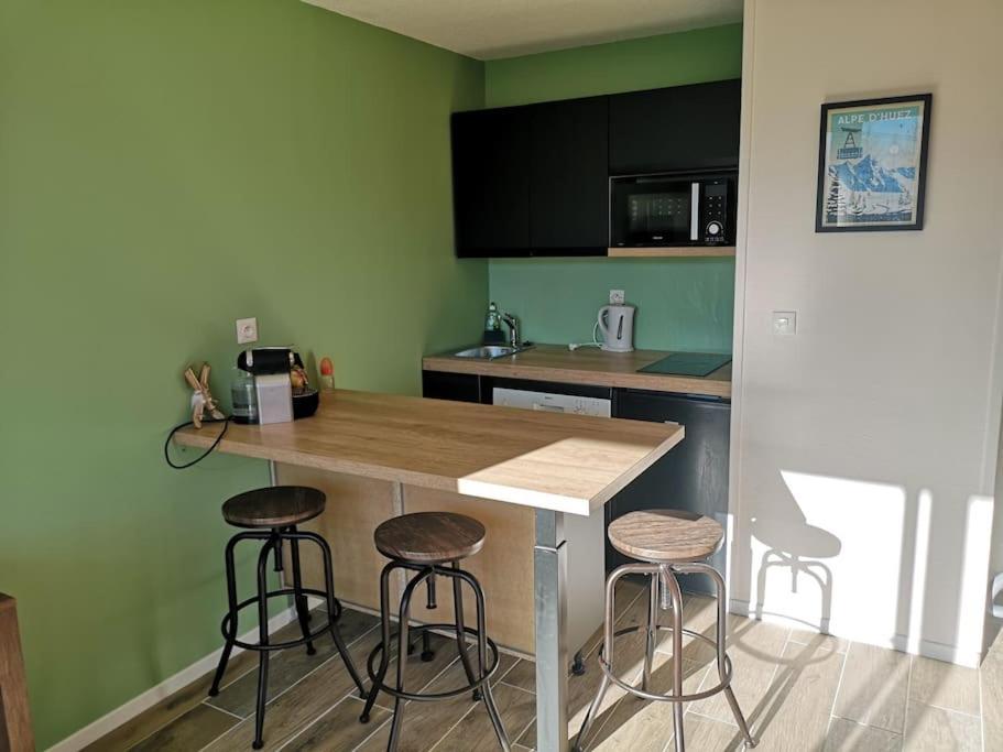 Au Pied Des Pistes Avec Parking Entierement Renove Appartement Huez Buitenkant foto