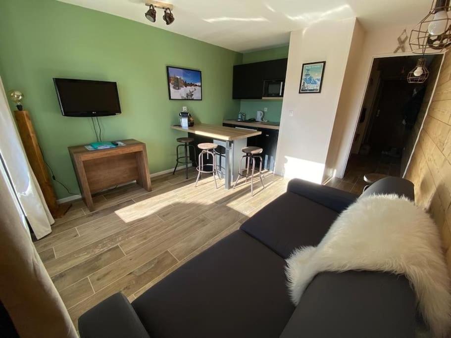 Au Pied Des Pistes Avec Parking Entierement Renove Appartement Huez Buitenkant foto